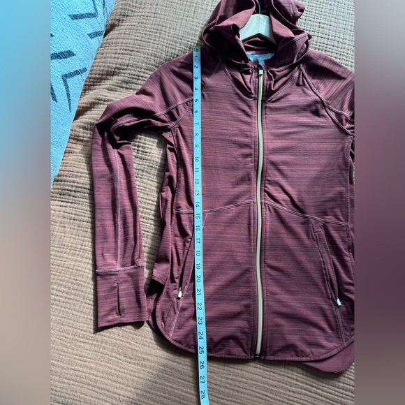 Athleta Burgundy Zip Up Running Hoodie with Gold Zippers Size XS - Picture 7 of 10